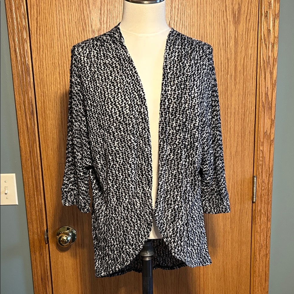 by & by Black and White womans medium Open‎ Front Cardigan working girl casual